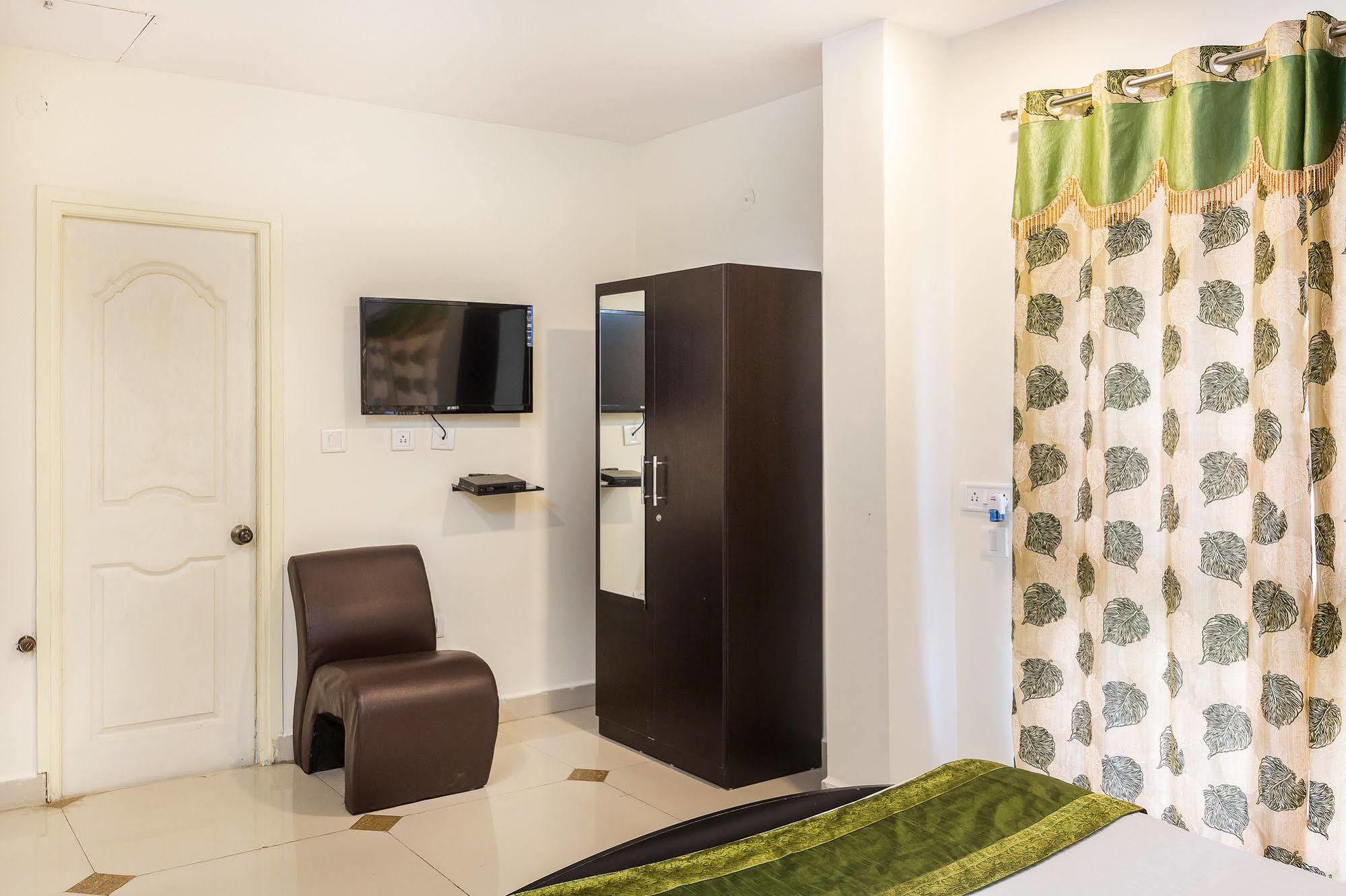 Hotel Treebo Srico, Banjara Hills 3*